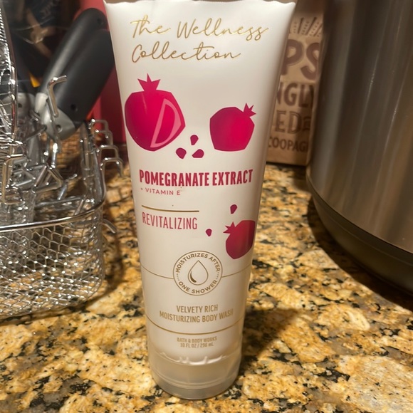 Bath and Body Works Pomegranate Extract Bodywash - Picture 1 of 1